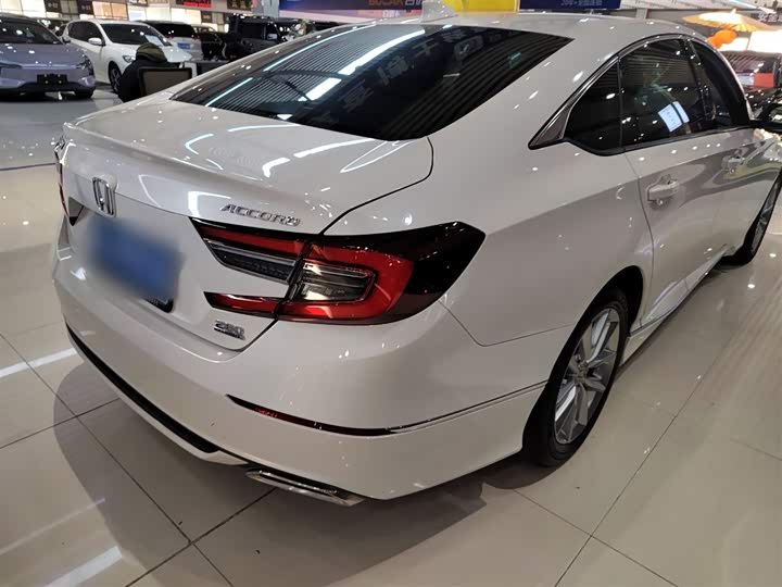 Фото 7 - Honda Accord