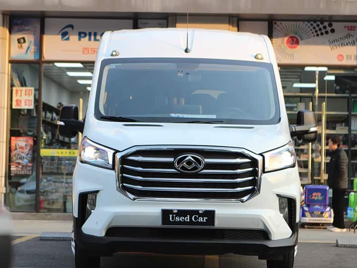 Фото 2 - Maxus V90