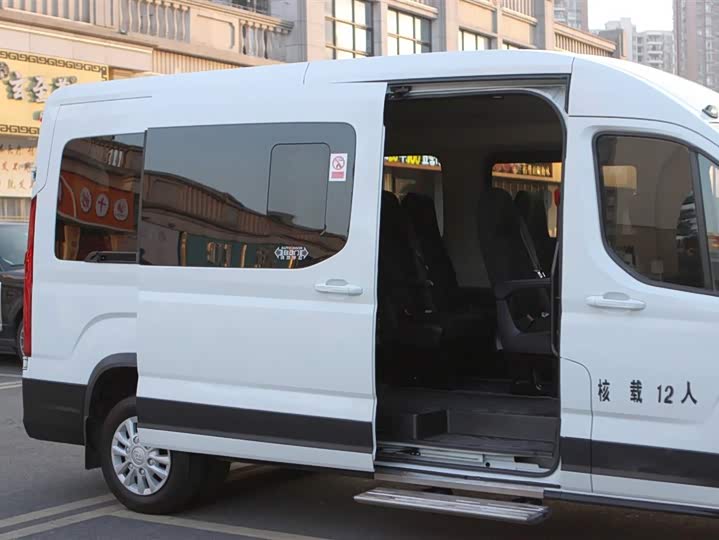 Фото 9 - Maxus V90