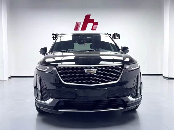 Фото 2 - Cadillac XT6