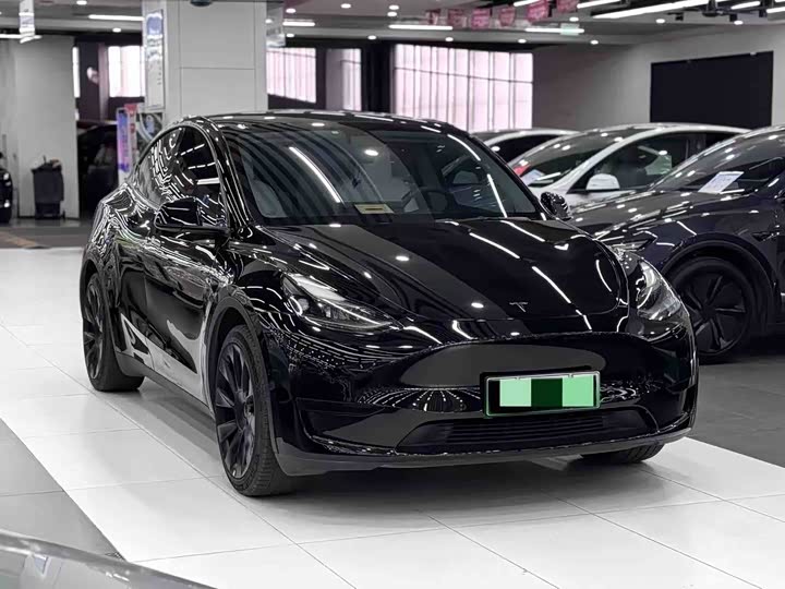 Фото 3 - Tesla Model Y