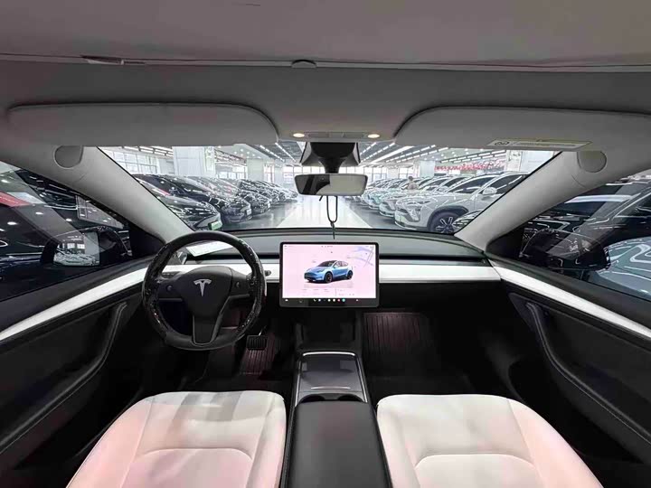 Фото 4 - Tesla Model Y