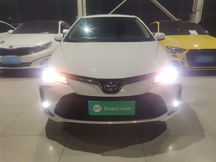 Фото 3 - Toyota Corolla