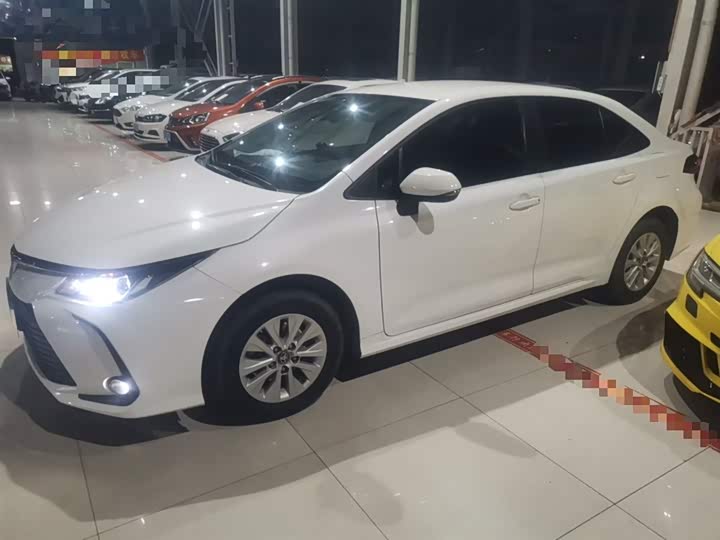 Фото 5 - Toyota Corolla