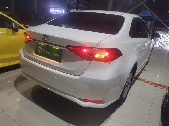 Фото 7 - Toyota Corolla