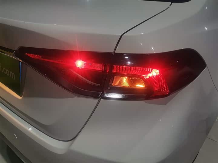 Фото 8 - Toyota Corolla