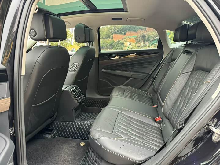 Фото 5 - Volkswagen Passat