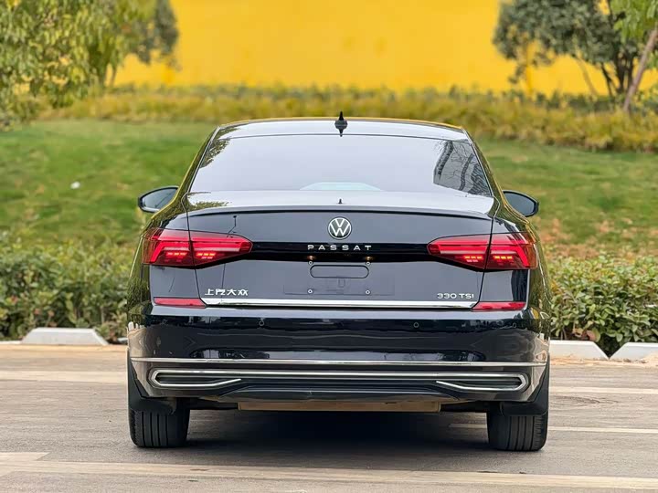 Фото 9 - Volkswagen Passat