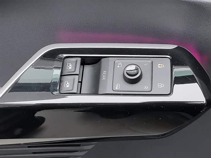 Фото 9 - Volkswagen ID.6 Crozz