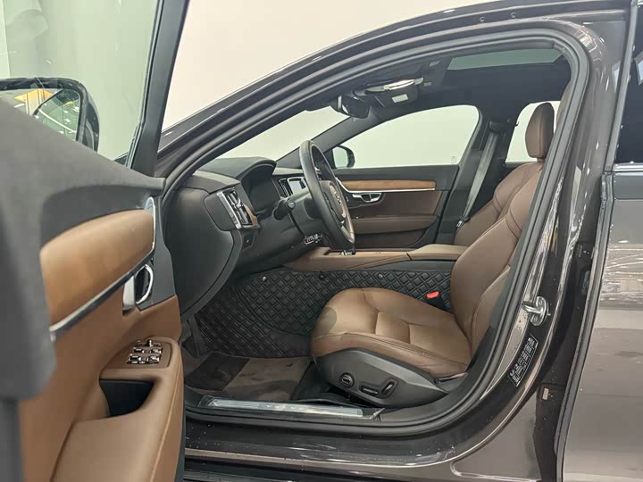 Фото 6 - Volvo S90