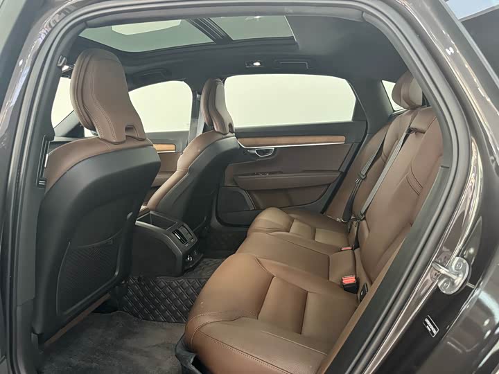 Фото 7 - Volvo S90