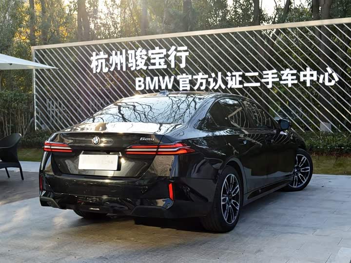 Фото 3 - BMW 5 Series