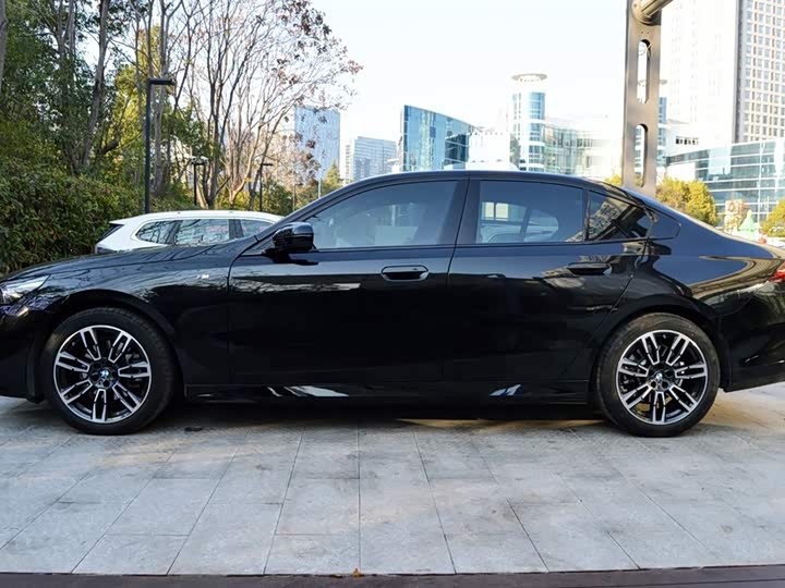 Фото 4 - BMW 5 Series