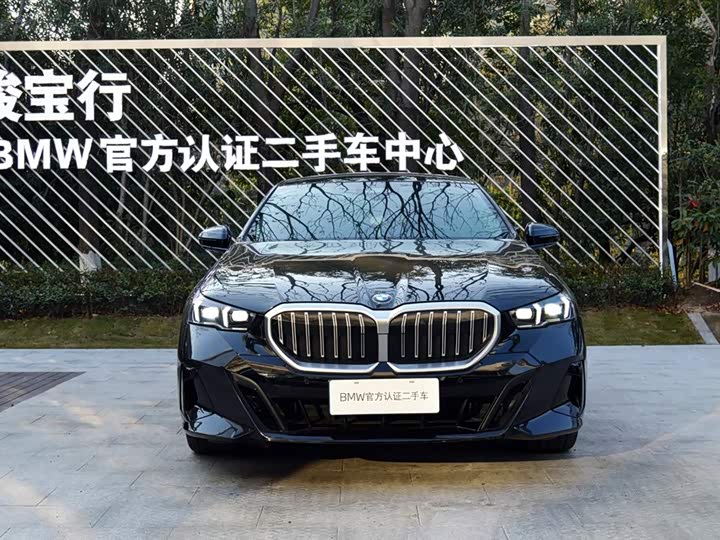 Фото 5 - BMW 5 Series