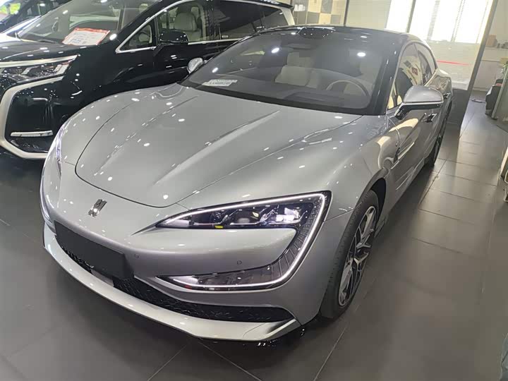 Фото 2 - BYD Yangwang U7