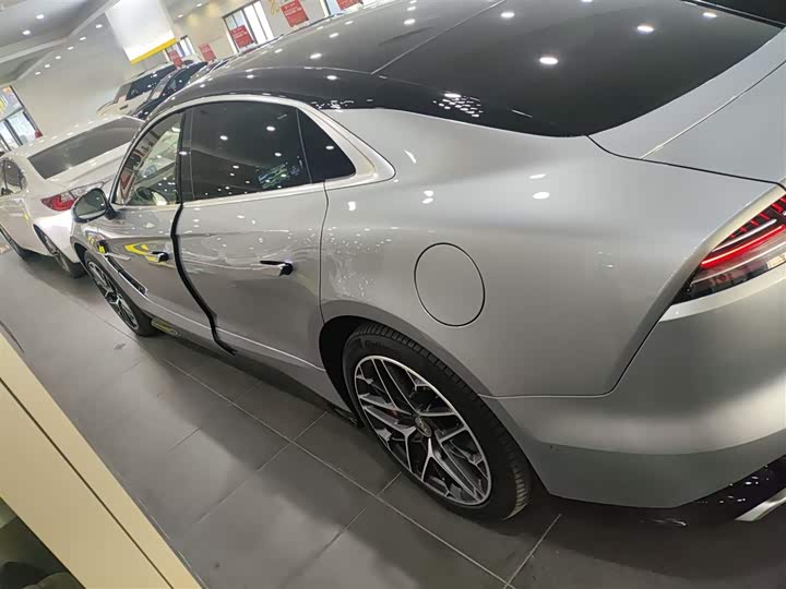 Фото 5 - BYD Yangwang U7