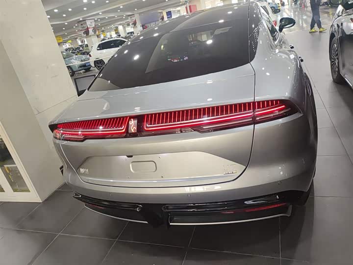 Фото 6 - BYD Yangwang U7