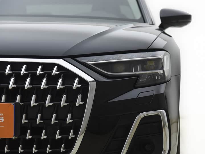 Фото 3 - Audi A8