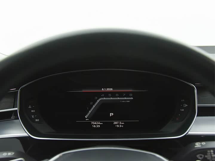 Фото 9 - Audi A8