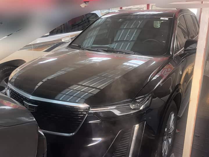 Фото 2 - Cadillac XT6