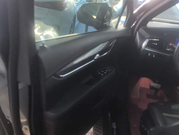 Фото 7 - Cadillac XT6