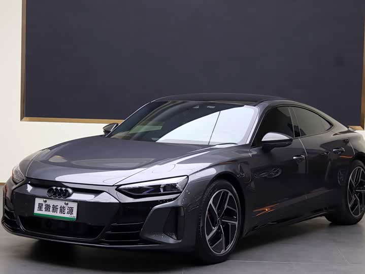 Фото 1 - Audi RS e-tron GT