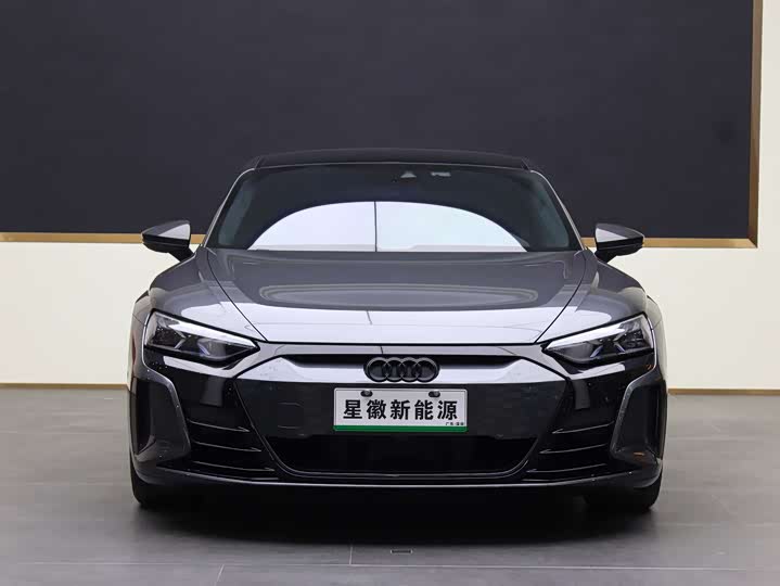 Фото 2 - Audi RS e-tron GT