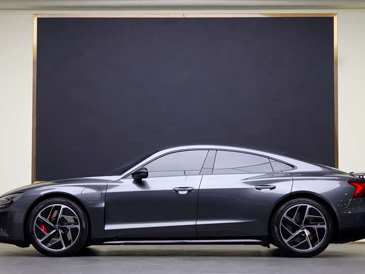 Фото 4 - Audi RS e-tron GT