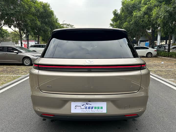 Фото 8 - LiXiang L8