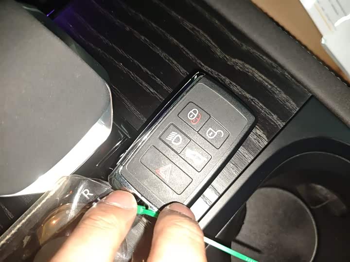 Фото 8 - Land Rover Discovery Sport