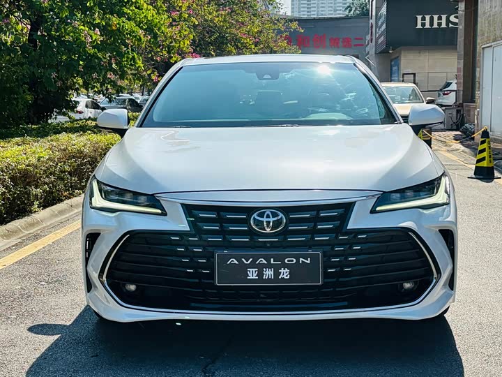 Фото 2 - Toyota Avalon