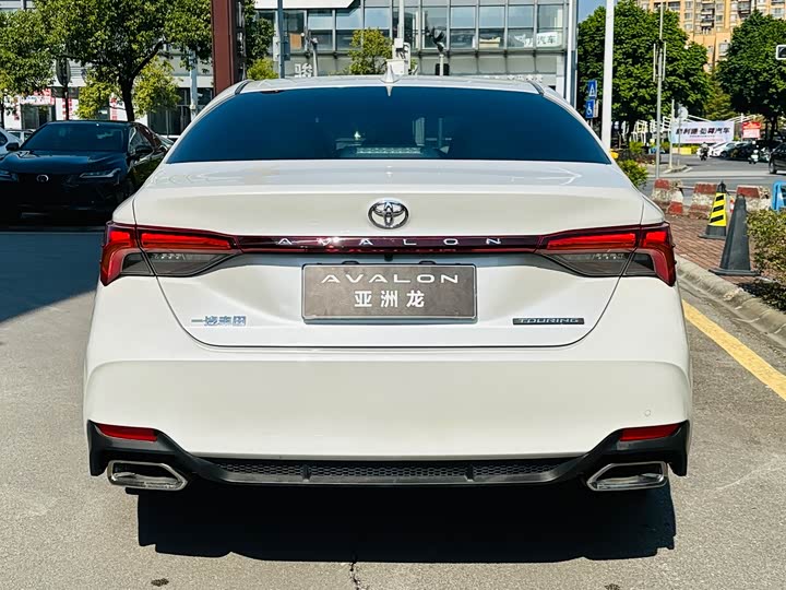 Фото 5 - Toyota Avalon