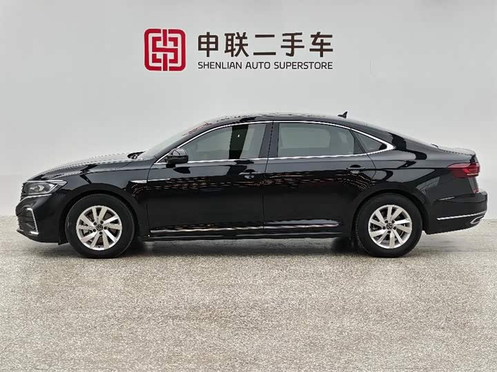 Фото 3 - Volkswagen Passat Hybrid