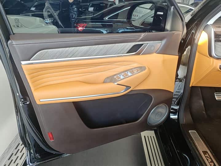 Фото 7 - Tank 500 Hybrid