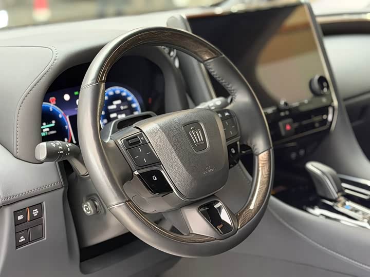 Фото 7 - Toyota Vellfire