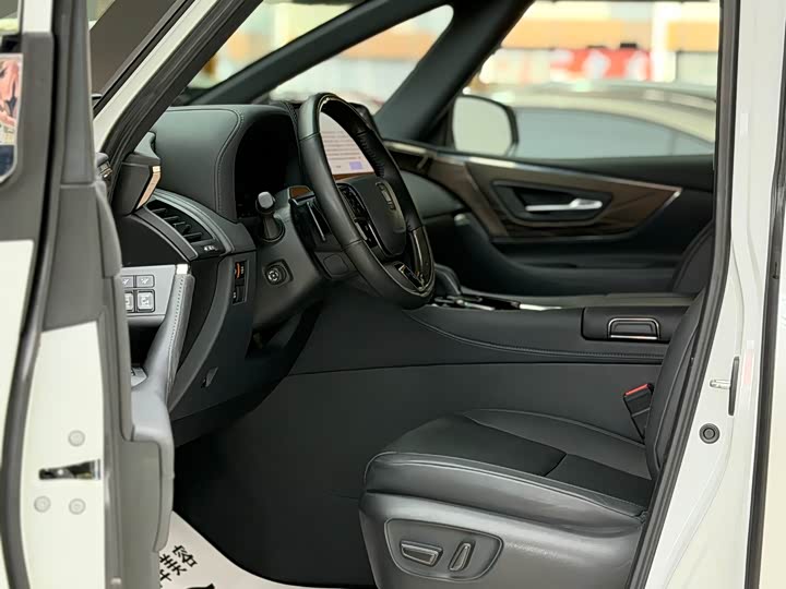 Фото 9 - Toyota Vellfire