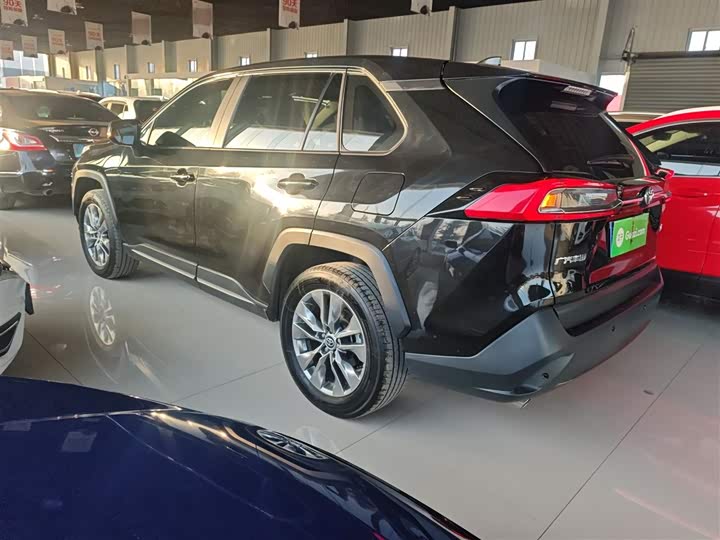 Фото 5 - Toyota Wildlander