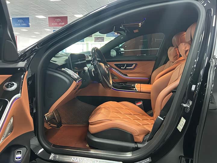 Фото 4 - Mercedes-Benz Maybach S-Class