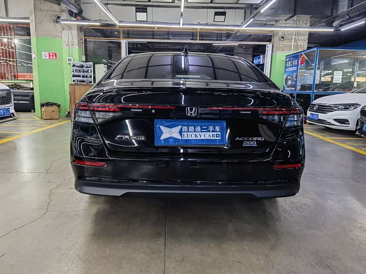 Фото 5 - Honda Accord