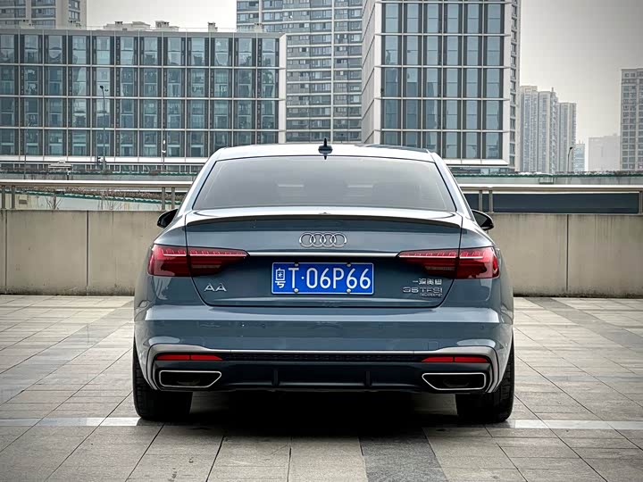 Фото 5 - Audi A4L