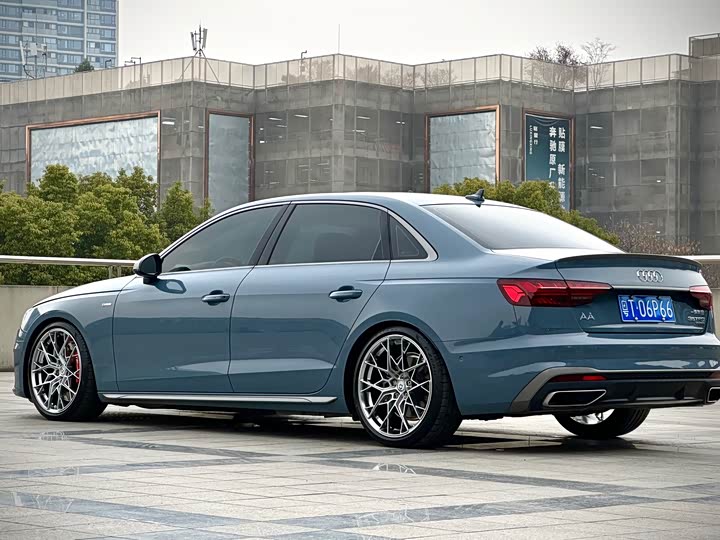 Фото 6 - Audi A4L