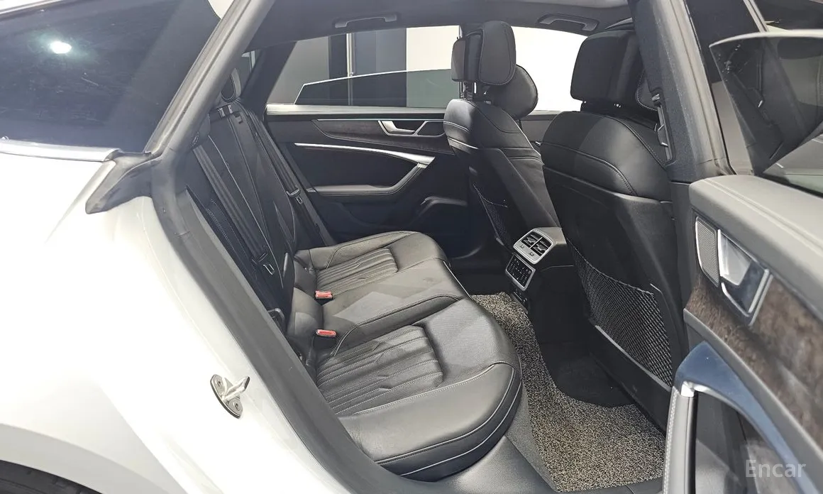 Фото 12 - Audi A7