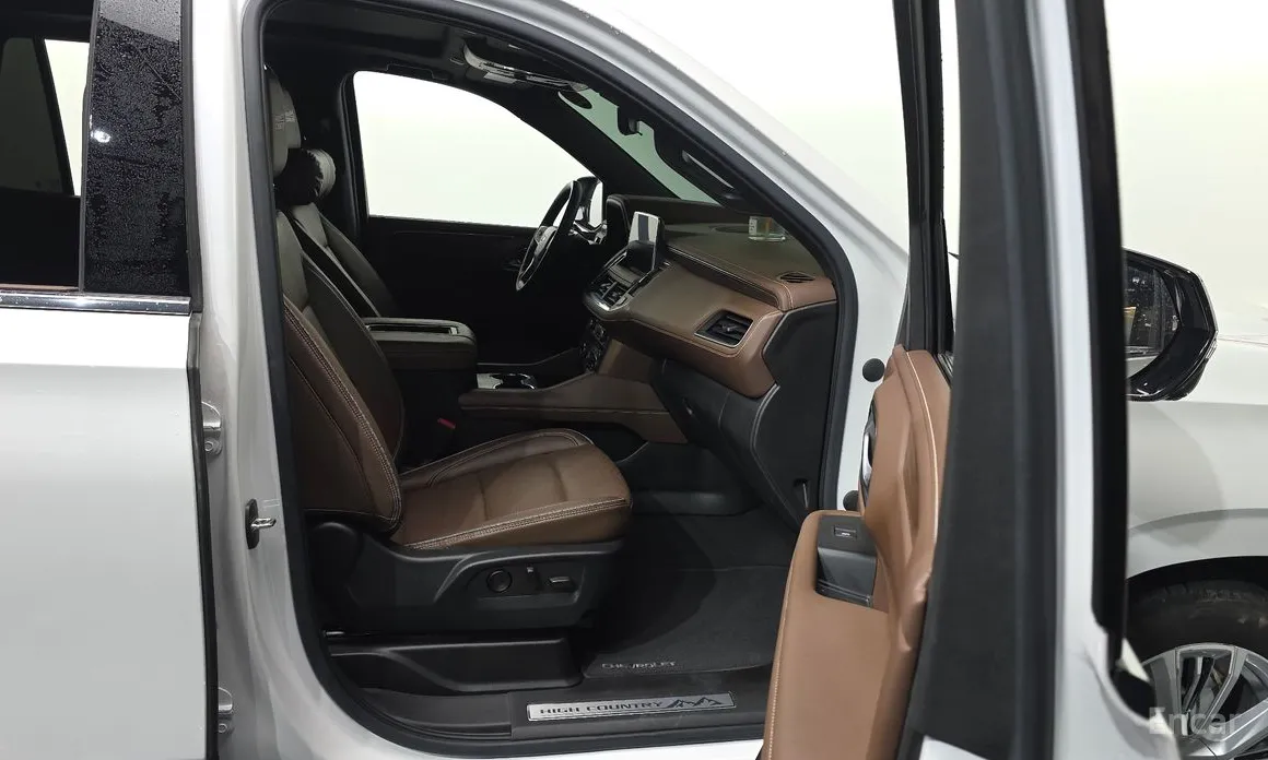 Photo 11 - Chevrolet Tahoe