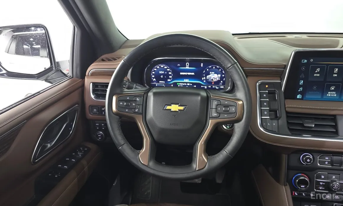 Photo 13 - Chevrolet Tahoe