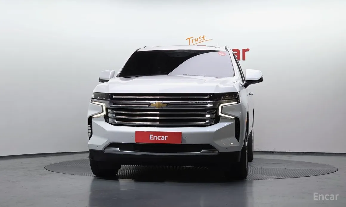 Photo 3 - Chevrolet Tahoe