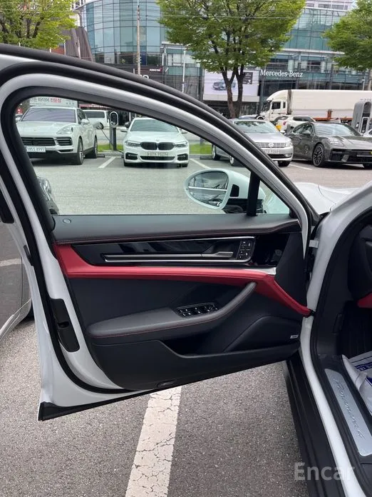 Фото 16 - Porsche Panamera