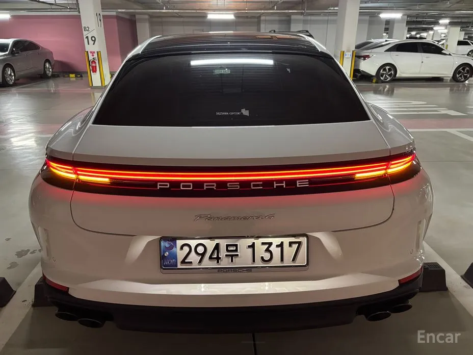 Фото 4 - Porsche Panamera