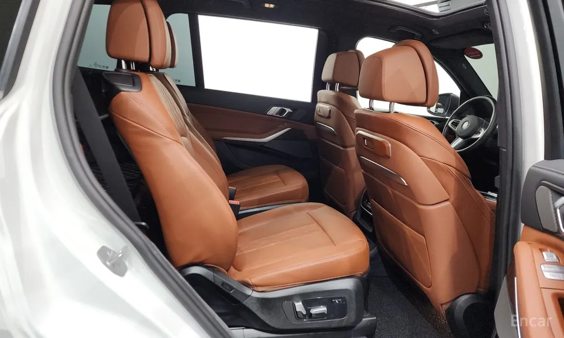 Фото 12 - BMW X7