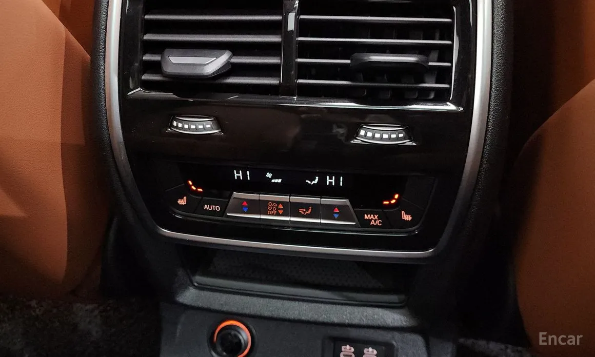 Фото 18 - BMW X7