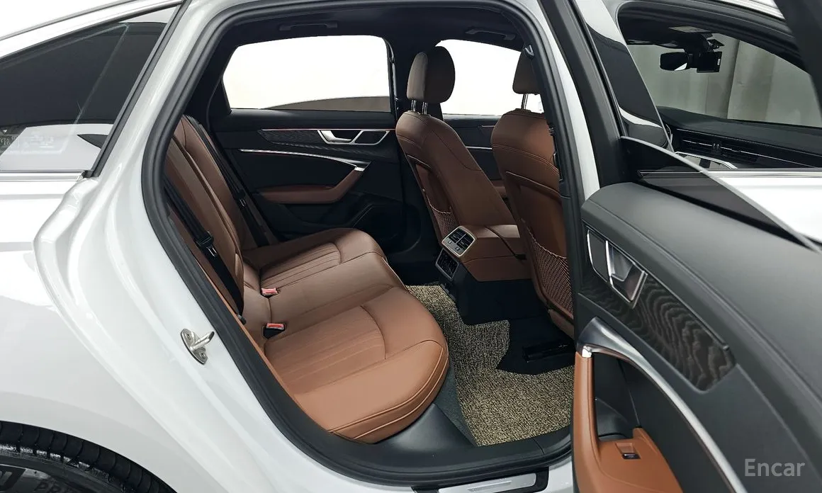 Фото 12 - Audi A6